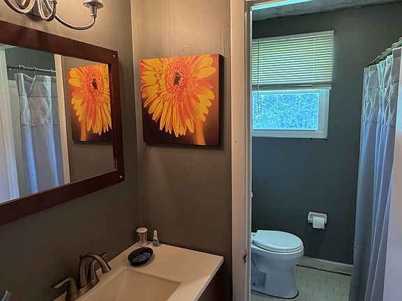 5th image of 3218 Hinkle Dr
