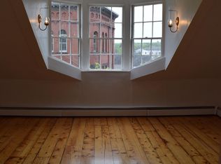 3 W Main St APT 4, North Kingstown, RI 02852