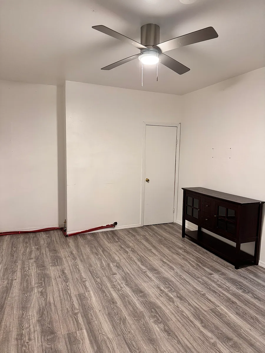 Building Photo - 99 Cutler St #2