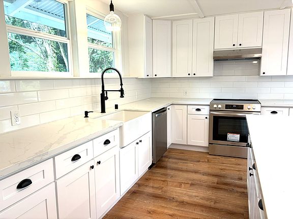 4th image of 1360 Kaumana Dr