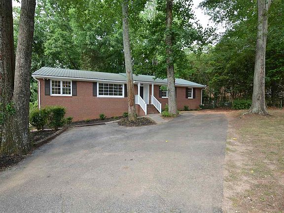 2nd image of 152 Gordon Dr