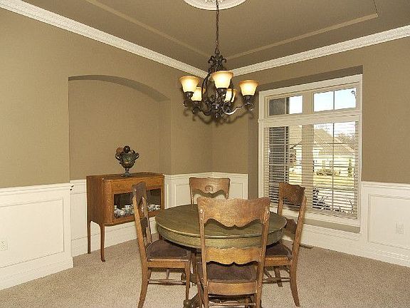 3rd image of 7828 N Birch Ln