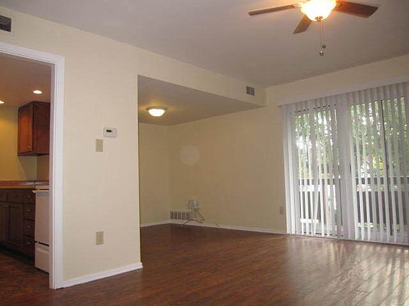 3rd image of 559 S Trenton Ave #559C