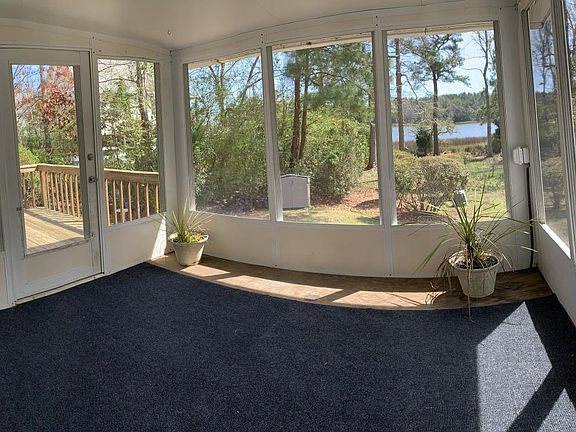 Newly updated screened in patio