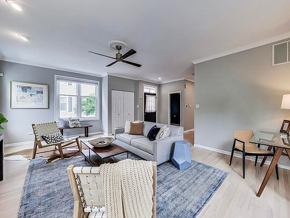 5th image of 2855 N Wolcott Ave Unit B