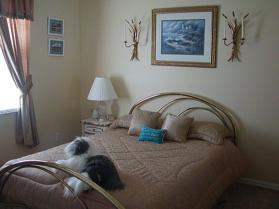 Guest bedroom 1