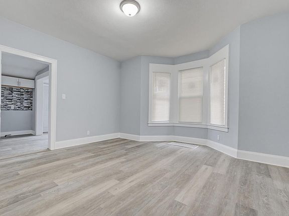 4th image of 926 South 35th STREET