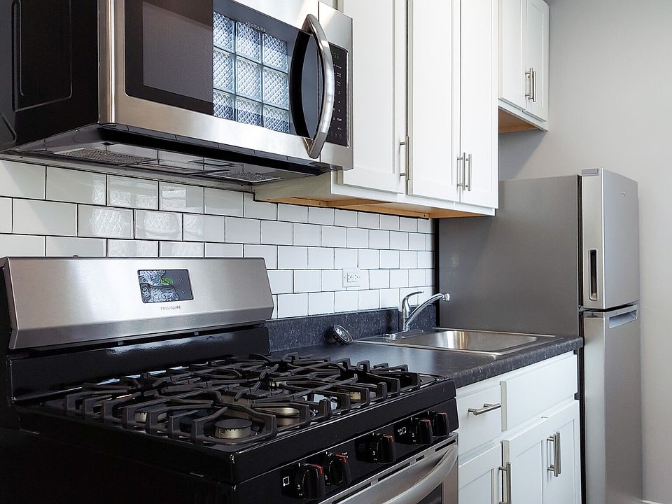 1st image of 4756 N Maplewood Ave APT G8
