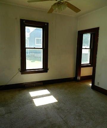 4th image of 606 Oscar Ave N