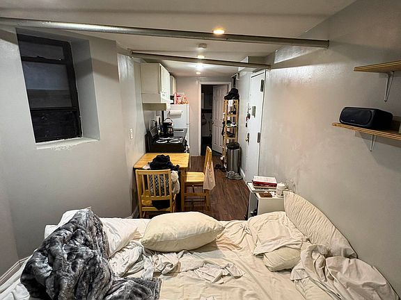 4th image of 442 W 54th St APT 1