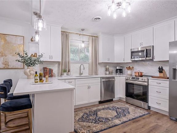 5th image of 2475 Rowe Rd