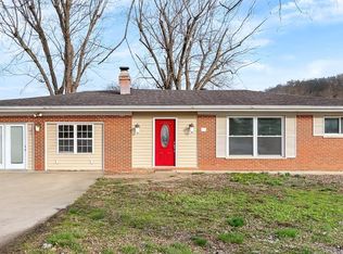 105 Lavernel Dr, Fenton, MO 63026