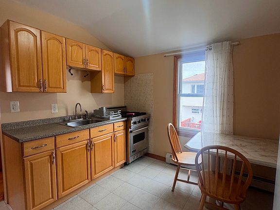 5th image of 24 McLaughlin St #5