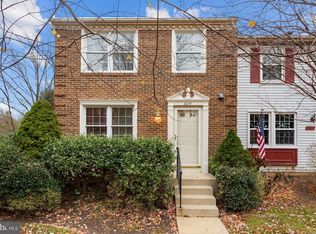 2051 Gervais Dr, Falls Church, VA 22043
