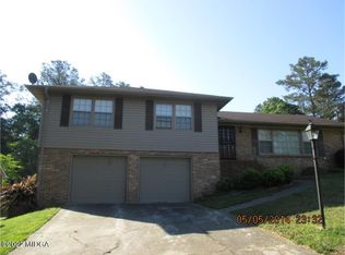 1833 Springwood Dr, Macon, GA 31211