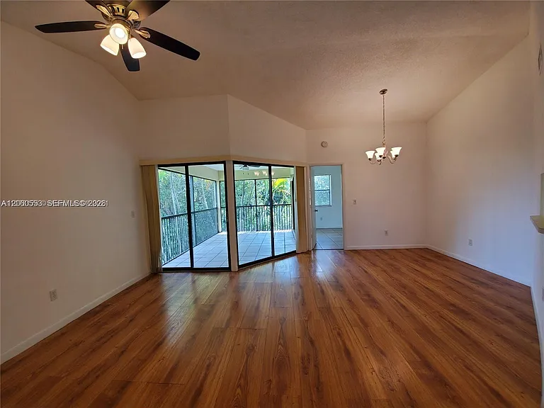 805 N Franklin Ave #805L — Photo 22