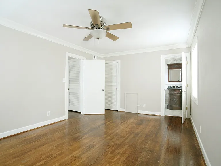 425 26th St #8 — Photo 15