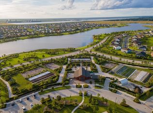 915 Sweetgrass St, Loxahatchee, FL 33470