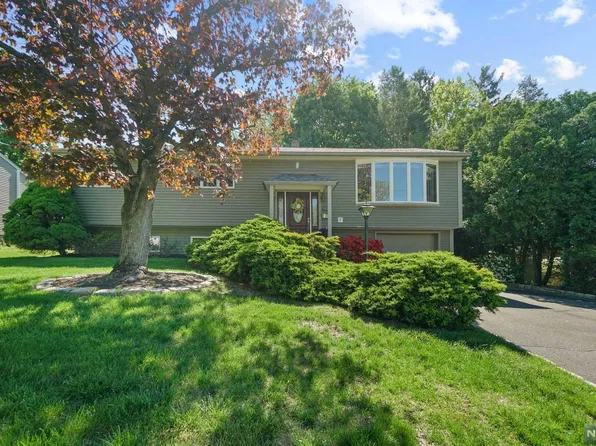 418 Crest Dr, Northvale, NJ 07647