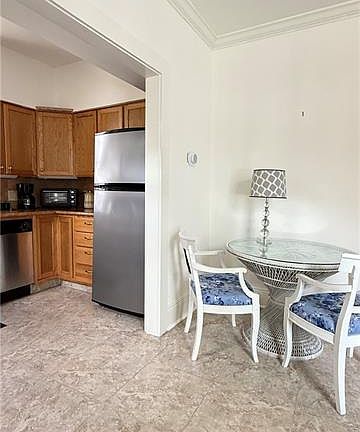 4th image of 4728 Carondelet St