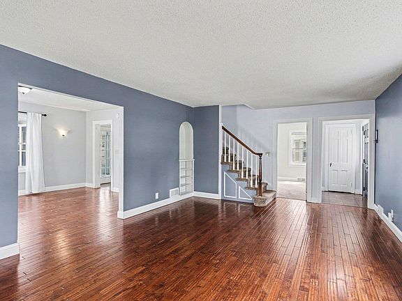5th image of 310 Green Ave