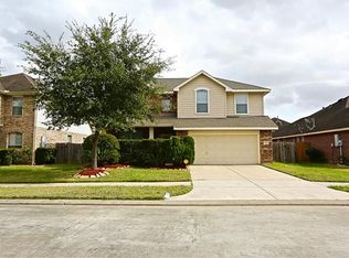 2609 Courtyard Ln, Pearland, TX 77584