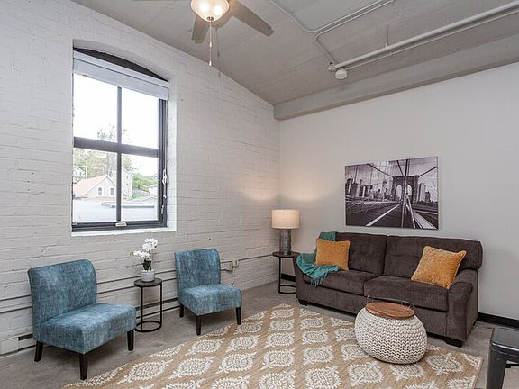 4th image of 736 Federal St #1416