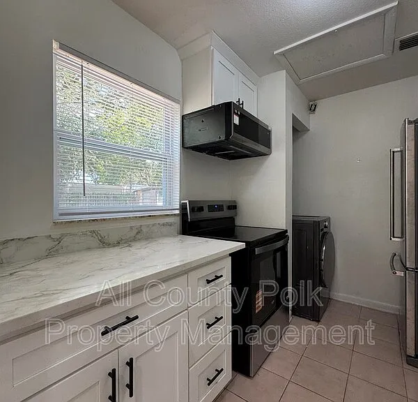 3018 Galaxy Ln — Photo 9