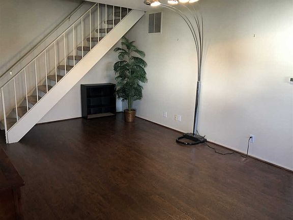 3rd image of 3290 Hanover Dr