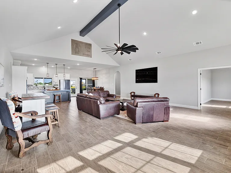 1040 Cloudy Ct — Photo 6