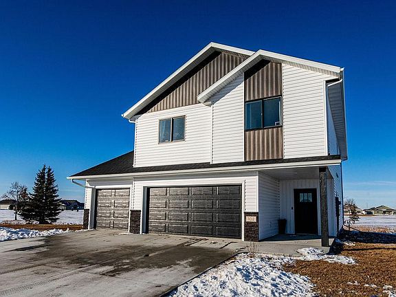 3rd image of 102 Lindsey Ct