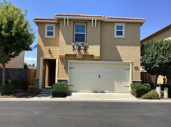 7009 N Harmony Dr, Fresno, CA 93711