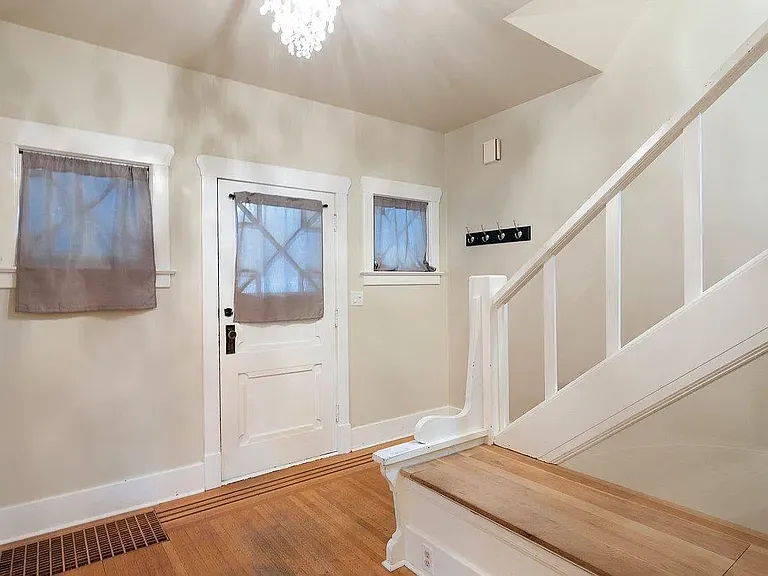 807 W 12th Ave — Photo 4