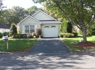 26 Rosewood Ct, Lakewood, NJ 08701