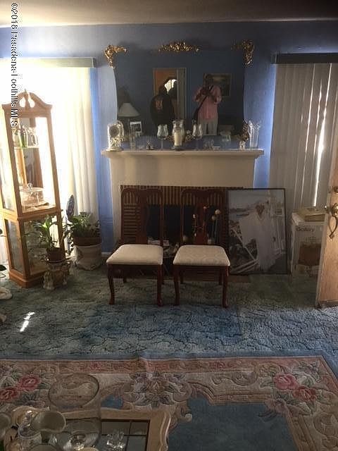 2nd image of 3705 Louise St