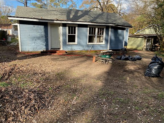 3rd image of 904 Eastland Ave
