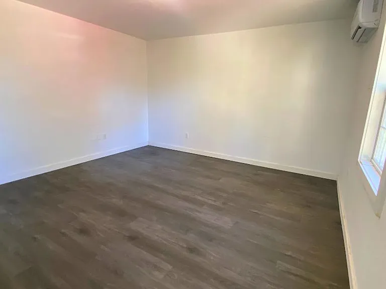 Unit Photo