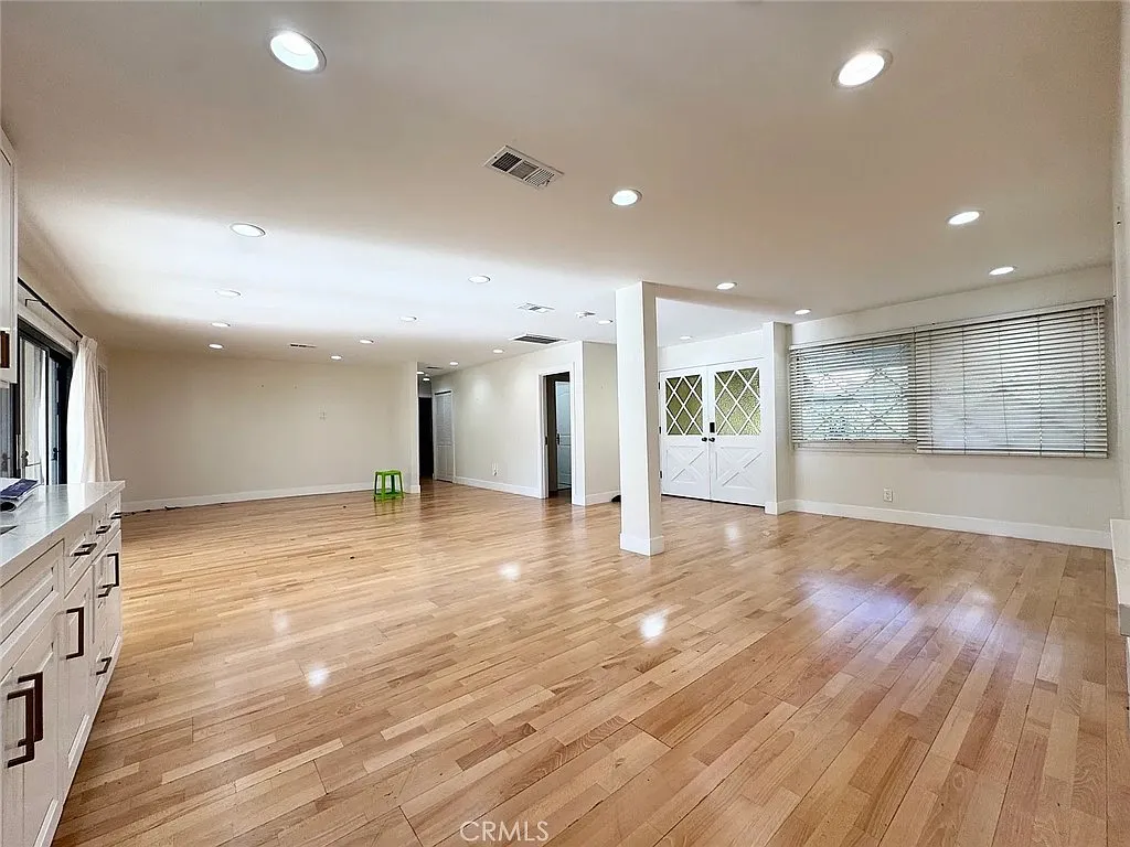 4 bed, 4.5 bath, 1848 sqft, $5,200 — Photo 2
