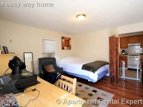 128 Pine St, Cambridge, MA