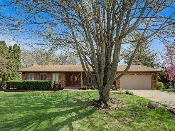 24 Lori Lane Ct, Geneseo, IL 61254