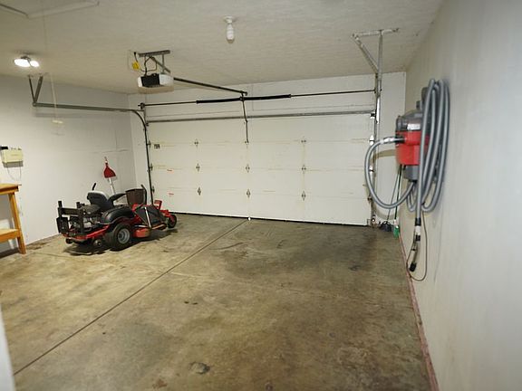 4th image of 5800 N 11th Ave
