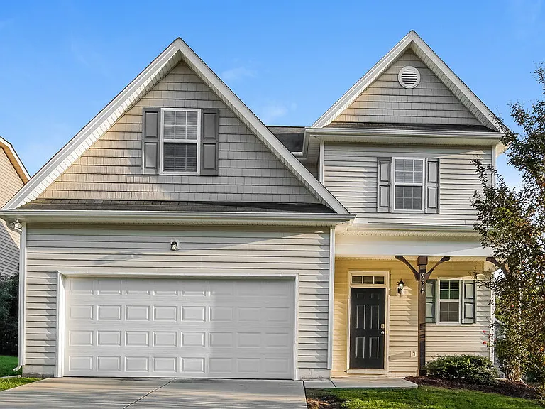 536 McCarthy Dr — Photo 1