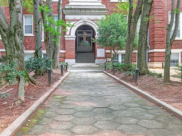 1031 State St NW #209 — Photo 33