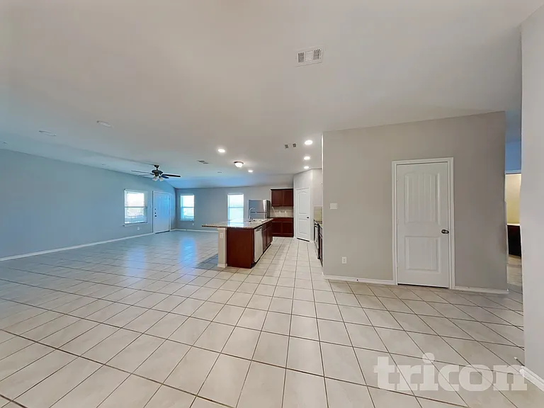 957 Newby Ln — Photo 5