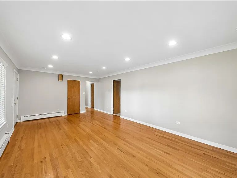 5020 Coyle Ave — Photo 3