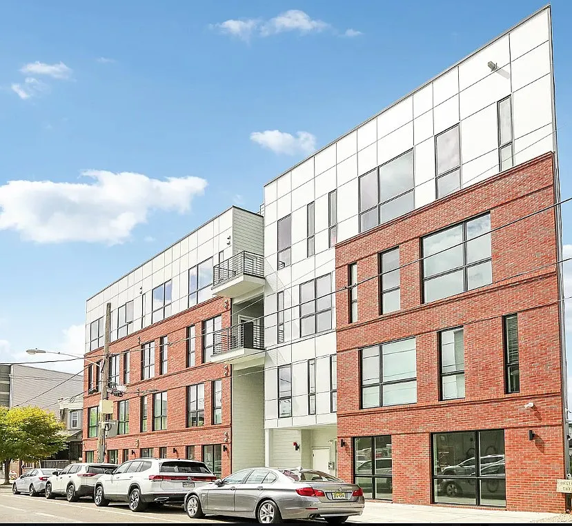 1622 Point Breeze Ave — Photo 1