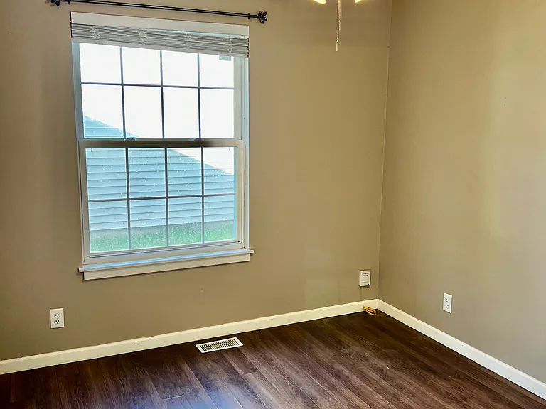 237 Cromwell Ct — Photo 7