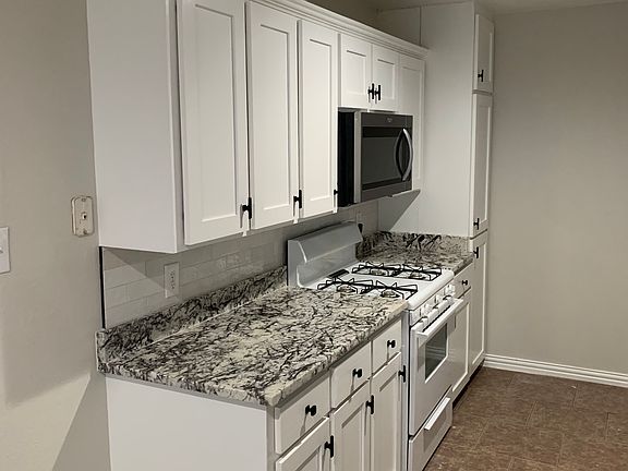 4th image of 712 McClenny Dr