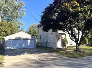 46 Errol St, Warwick, RI 02888