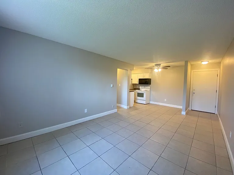 Parkview Apartments — Photo 4
